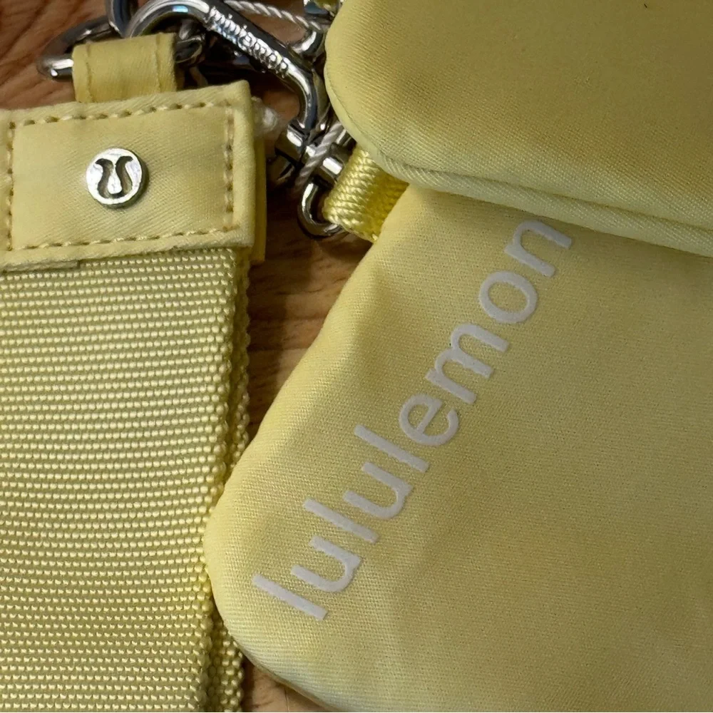 NWT Lululemon Dual Pouch Wristlet Daisy Yellow Light Ivory NWT - Picture 4 of 7